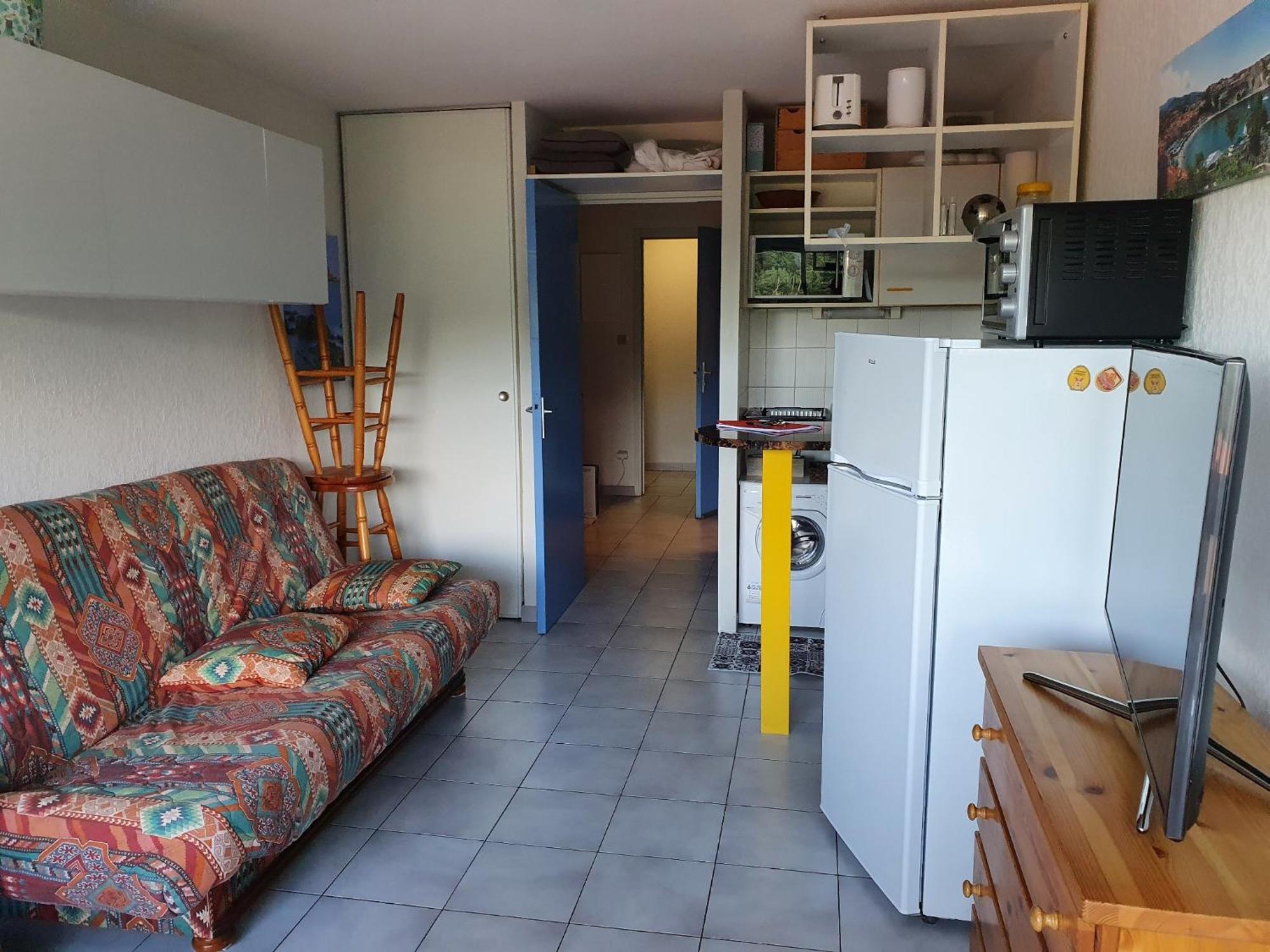 Studio Dans Avec Piscine, 100m De La Mer *